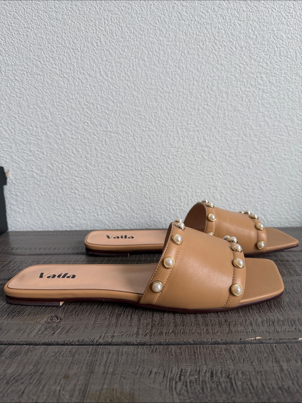 Vaila Dana Womens Sandals Sand NIB